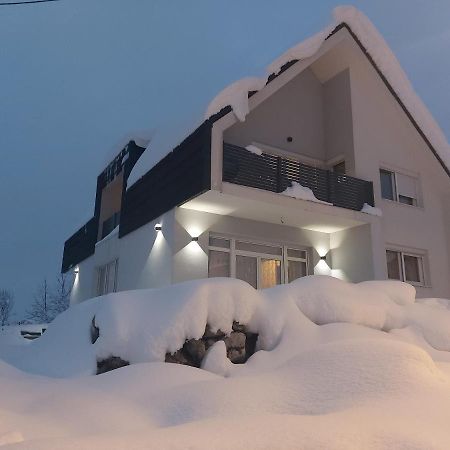 Elegant Inn กอสปิช ภายนอก รูปภาพ